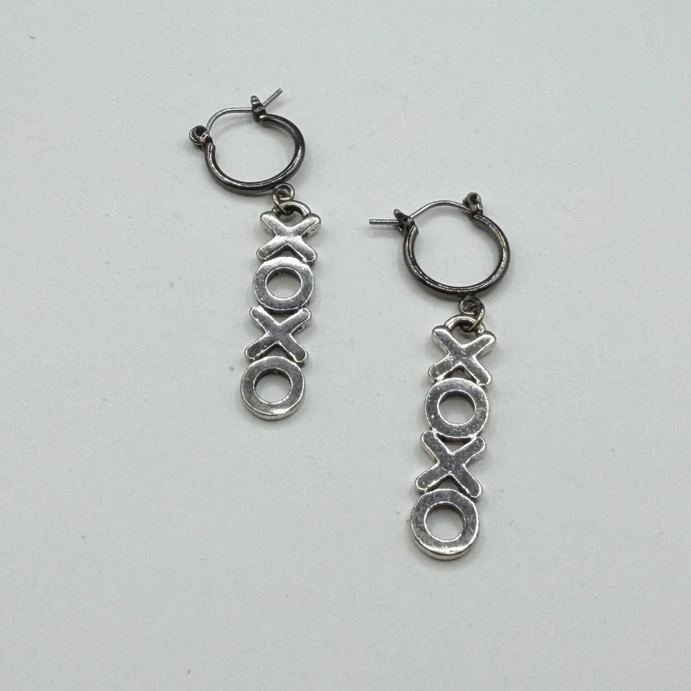 N/A playful silver